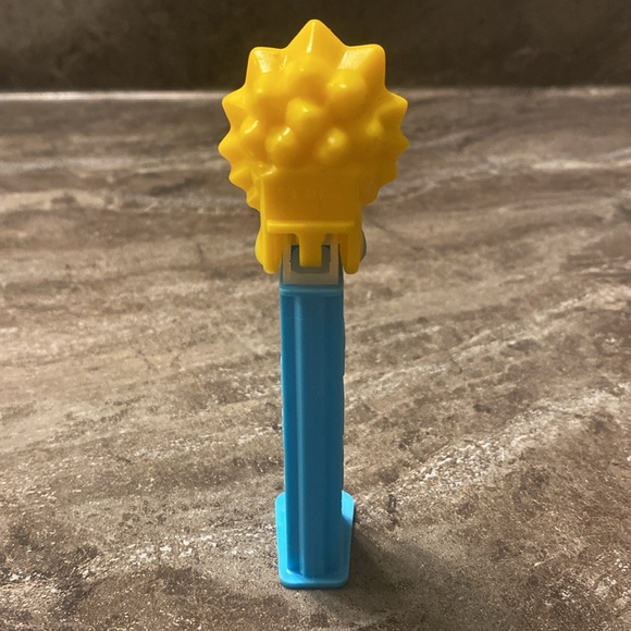 *3 for $10* Maggie Simpson Pez Dispenser - Blue Stem - Picture 4 of 6